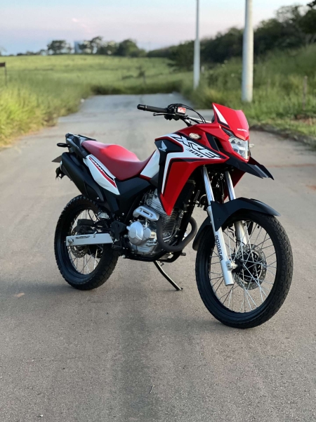 XRE 300 
